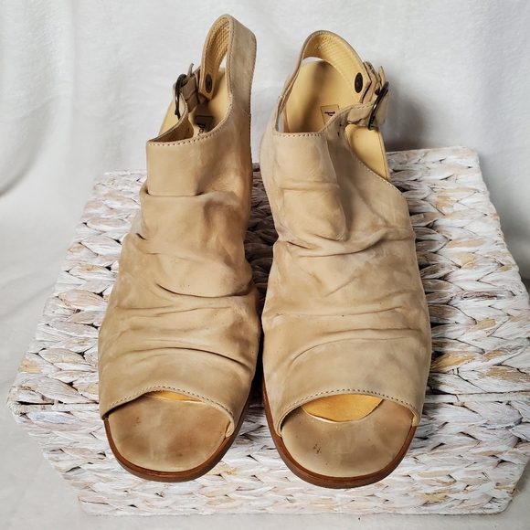 Paul Green Rival Peep Toe Scrunched Suede Sandals Size 8 Beige Block Heel Buckle - Picture 3 of 6